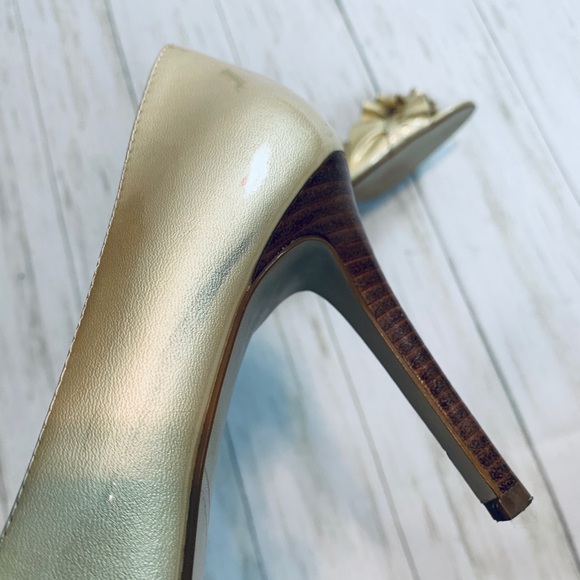 Enzo Angiolini Ruffled Peep Toe Gold Heels - Picture 3 of 15